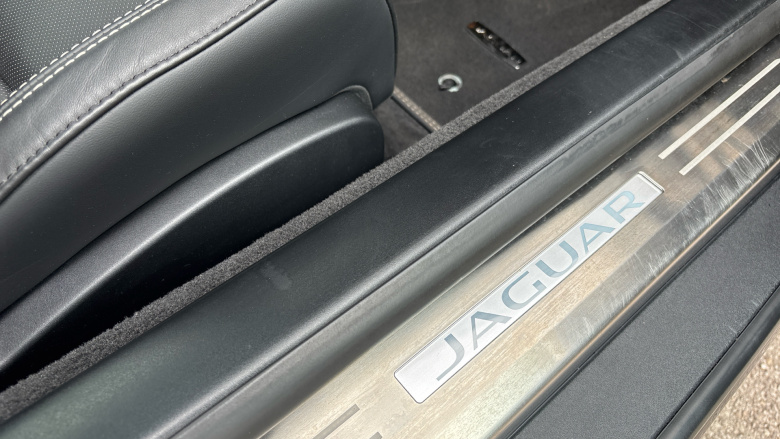 Jaguar F-Type 2.0 P300 R-Dynamic Black 2dr Auto Petrol Coupe